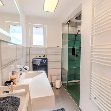 Rhein-lodge Holiday home *